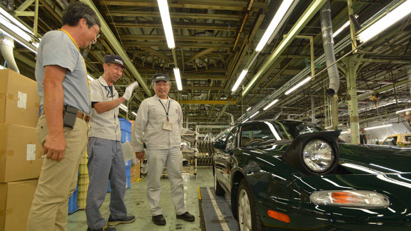Illustration for article titled Mazda's First Factory-Restored Miata Looks Amazing